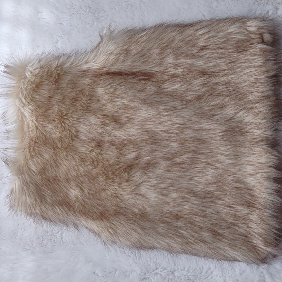GB FUR VEST . - Picture 5 of 14